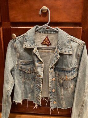 Signature 8 crop denim jacket